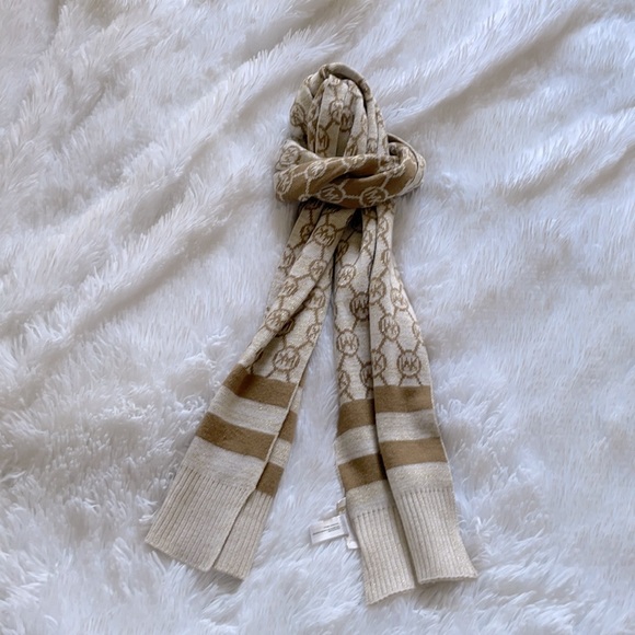 Michael Kors Scarf - Picture 2 of 5
